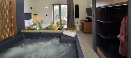 Grand Suite with Attic & Hot Tub