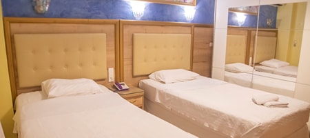 Twin Bed Room