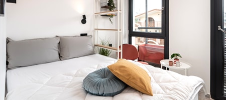 Houseloft Mondrian Campus Studio Apartment with Queen Bed