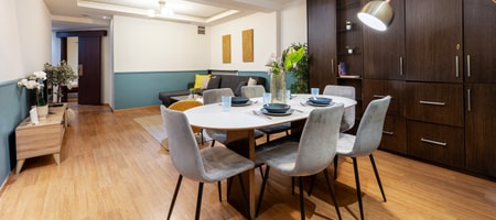 Houseloft Cosmopolitan Comfort