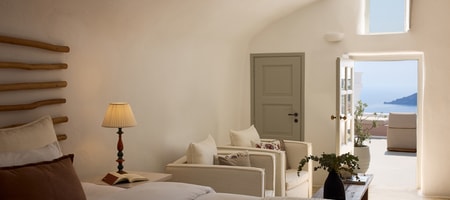 Honeymoon Suite with Sea View and Indoor Jetted Plunge Pool