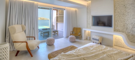Iconic Pool Suite