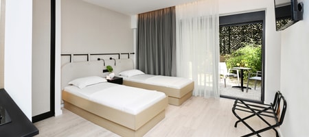 Classic Twin Room with Balcony