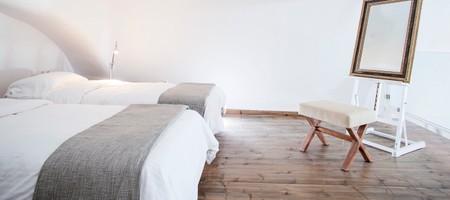 Roza | Cave House