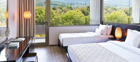 Grand Family Room Garden View