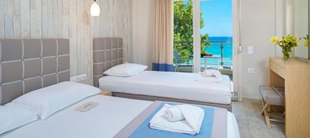 Triple Room with Sea View