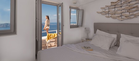 Junior Suite with Caldera View