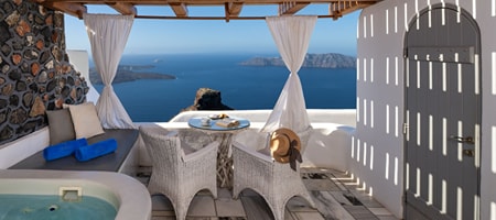 Superior Suite with Jacuzzi & Caldera View