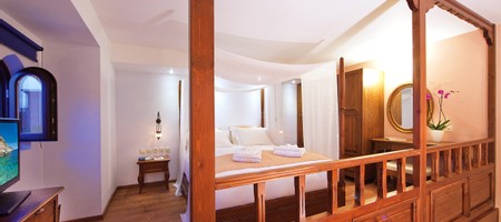 Deluxe Suite with private balcony “Nymph of Helios”