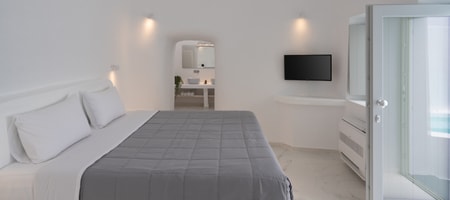 Honeymoon Cave Suite with Outdoor Hot Tub