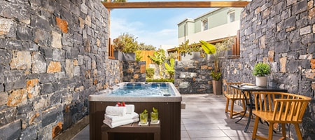Lux Studio with Jacuzzi
