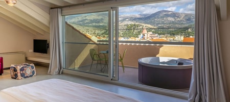 Superior Family Suite with Outdoor Hot Tub