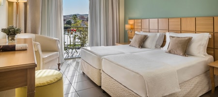 Classic Triple Room/Balcony