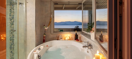 Honeymoon Sea View Suite with Jacuzzi