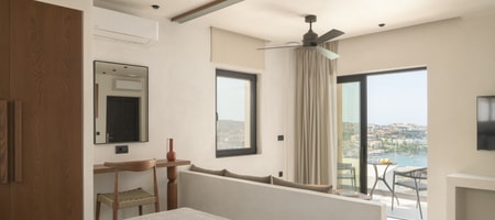 Superior One Bedroom Apt with Sliding Door Sea View