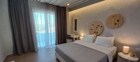 Suite 1 Bedroom Side Sea View