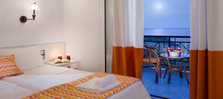 Double or Twin Room with Sea View
