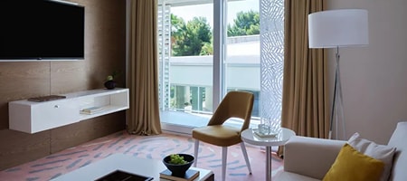 Superior Suite 46m² Courtyard/Park View with balcony