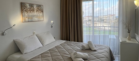 Family room (~42m²)