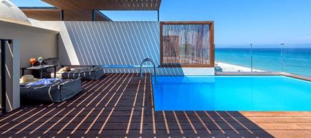 Beachfront Grand Suite Sea View with Private Rooftop Pool - 60m²