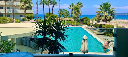 Deluxe Pool View Room