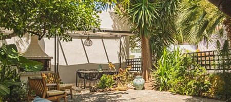 Joyful Secret Garden Residence Downtown