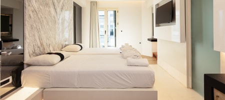 Junior Suite with Side Sea View