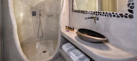 Mystic Suite with Outdoor Jacuzzi and Caldera View