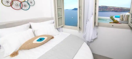 Blue Sky Suite with outdoor hot tub