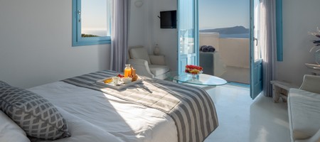 Elite Suite with Heated Jacuzzi and Caldera View