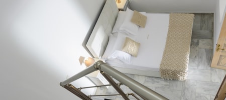 Superior Cave Suite – Caldera Sea View