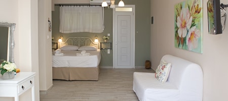 Standard Family Room PV / Side Sea View