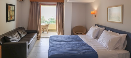 SUPERIOR DELUXE DOUBLE SEA VIEW