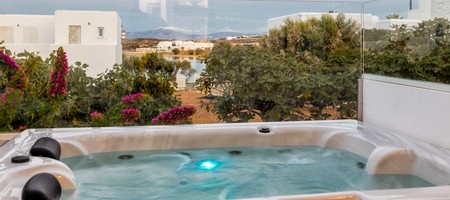 Family Suite with Sea View and Private Hot Tub