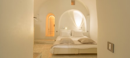 Suite with access to Terrace with shared Hot Tub & Caldera View