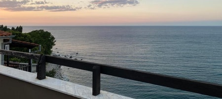 SUITE WITH SEA VIEW