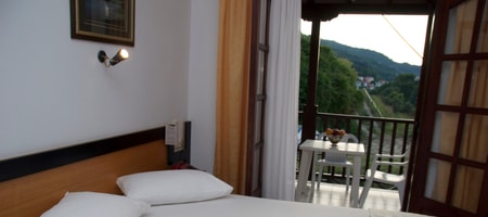 APARTMENT WITH MOUNTAIN VIEW