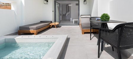 Superior Suite with Private Mini Pool - 375°