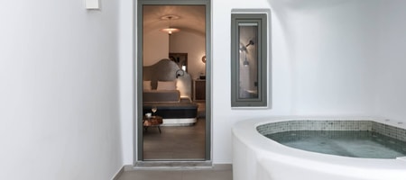 Grand Cave Suite with Outdoor Hot Tub