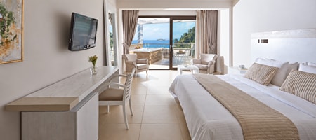 Junior Suite with Outdoor Jacuzzi Sea View