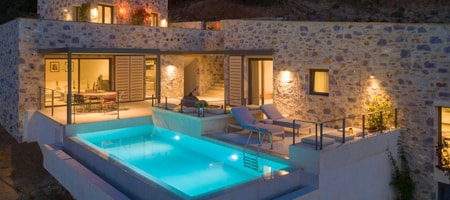 3-bedroom villa with sea view and infinity pool