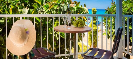 Beachfront Suites | Lourdas