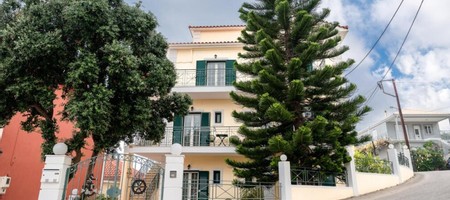 Naftilos Studios | Lourdas