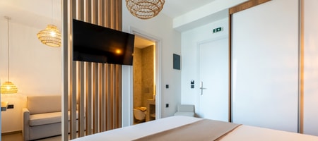 Deluxe Room with Sea View – 25 sqm