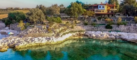 Sea Front Villa with 5 Bedrooms