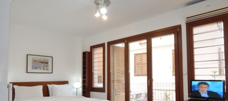 No5 - Studio with Terrace
