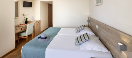 Standard Twin Room Inland View