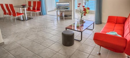 Two-Bedroom Apartment Orange Tree