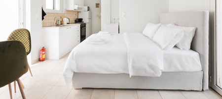 Adorable sunny studio with private balcony I