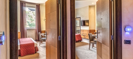 Two Connecting Rooms - 4 PAX